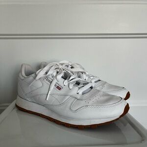 Reebok Women’s White Leather Sneakers | Size 9
